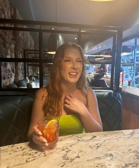 Tannar Eacott star du porno exclusive photos