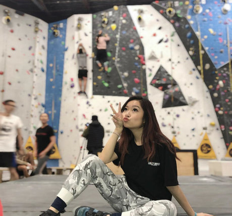 Fruitypoppin actrice chaude galeries