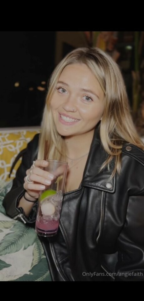 MRluckylife modèle nu image