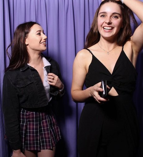 LivBev modèle porno galeries