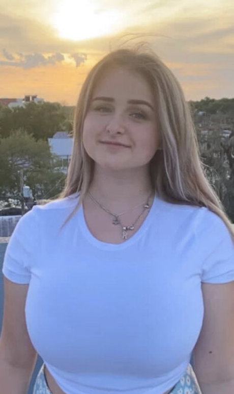 Abby J nus star du porno photos