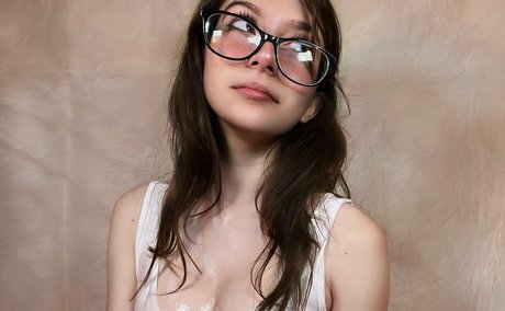 Alyssa Alessio modèle exclusif image