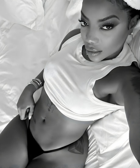 Ludmilla modèle de haute qualité des photos