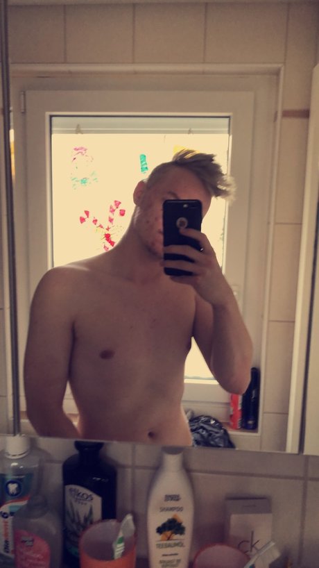 Official Max modèle chaud photo