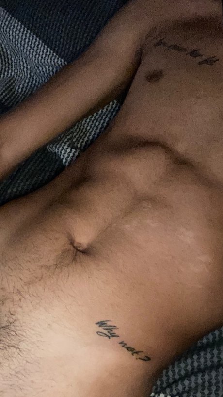 DOTADO GOI NIA modèle pornographique photos