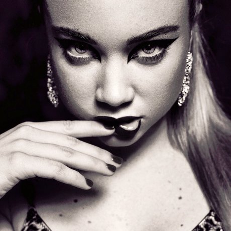 Queen Larissa étoile parfaite photos