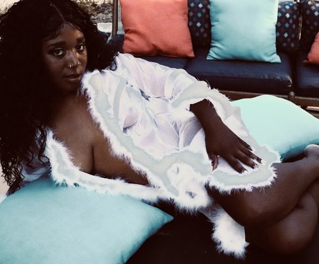 PrettyEyecandy30 modèle images