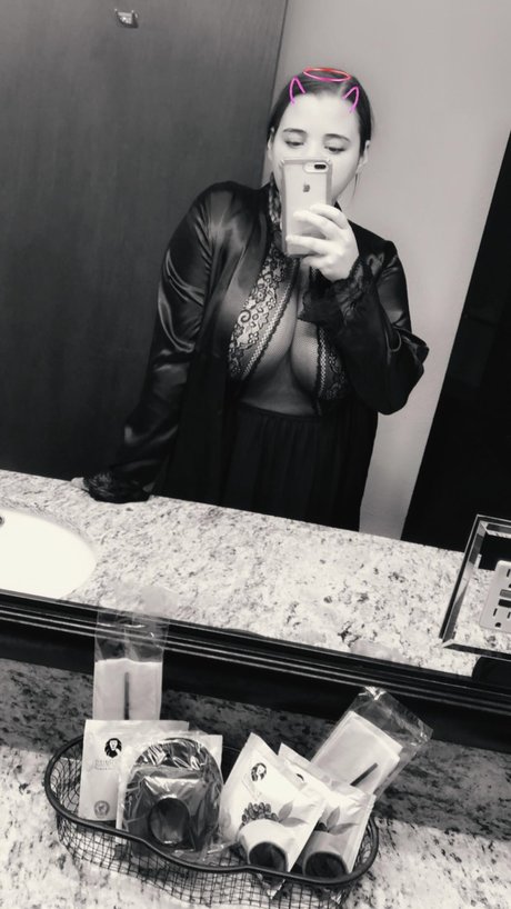 Brooklyn J nus star du porno galerie