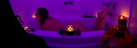 milf aux cheveux noirs onlyfans sexy de haute qualité photo