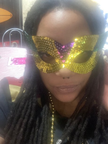 corbeau uniquementfans porno xxx collection