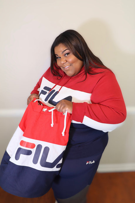 MORE TO LOVE modèle magnifique photo