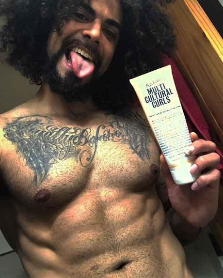 Rickey Bates star du porno parfaite img