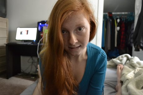 RedLovelyRed star exclusive image