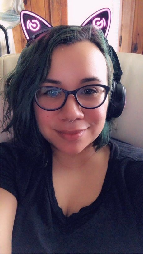 RainbowKitten92 modèle sexy des photos