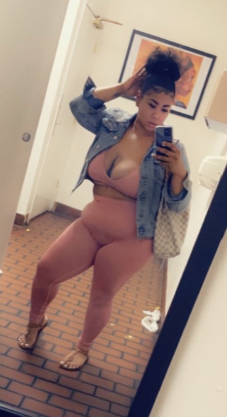 Mariah Lee modèle érotique photo