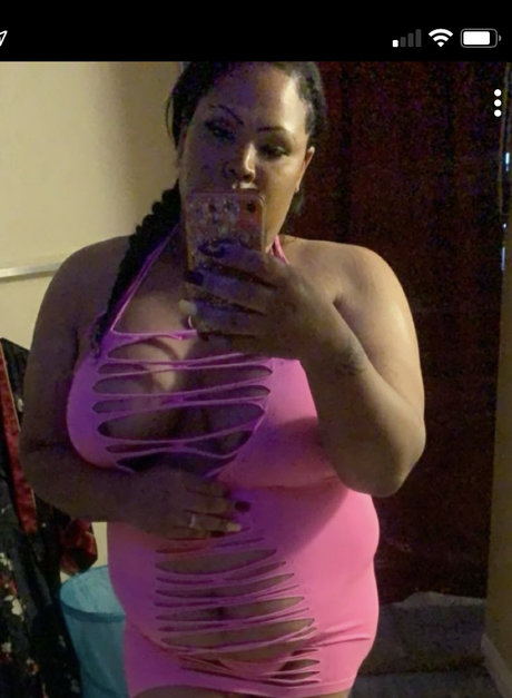 Nina Summers star du porno en haute qualité photo