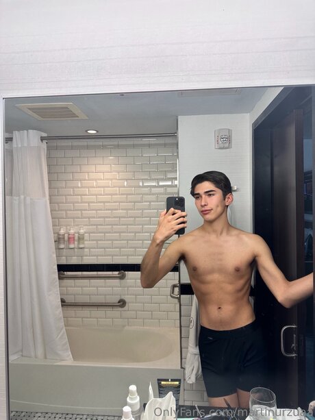 Martin Urzua jolie étoile images