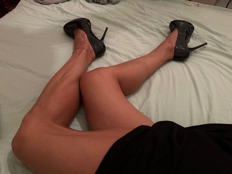 Marilyn TRAV star du porno gratuite image