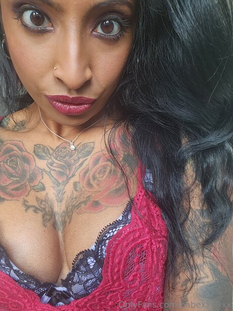 BabeXX69XX nus étoiles image