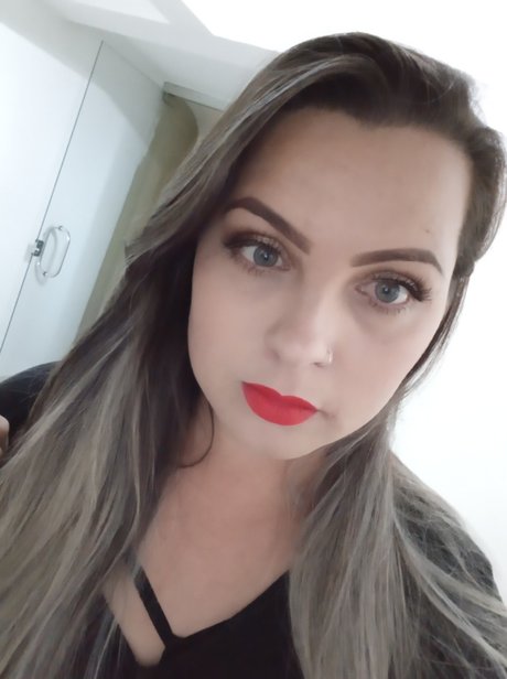 B h L pez modèles nus photo