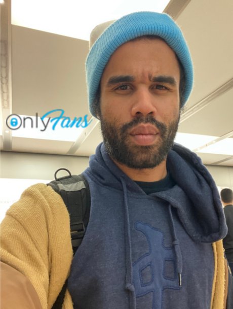 Max A Hundo actrice chaude archive