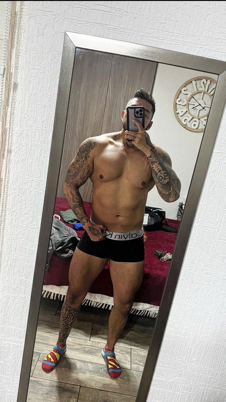 Mau Goga nus de stars du porno archive