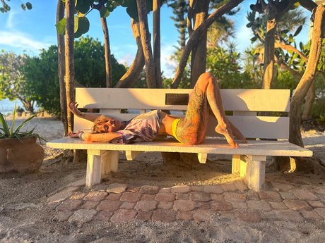 Into the Mystic étoile sexy des photos