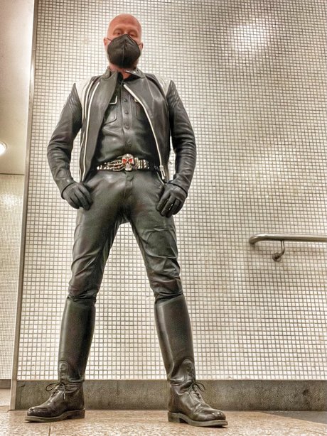 BlackLeder étoile exclusive photos