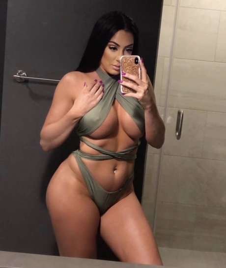 Megan Renee étoile nue galerie