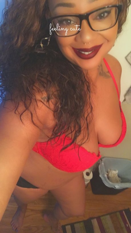 Kiki Not Kinky actrice sexy archive