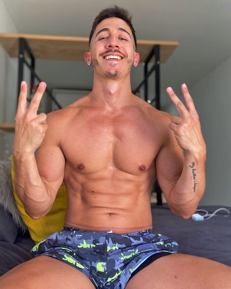 Joan Wolfie 0_ modèle exclusif images