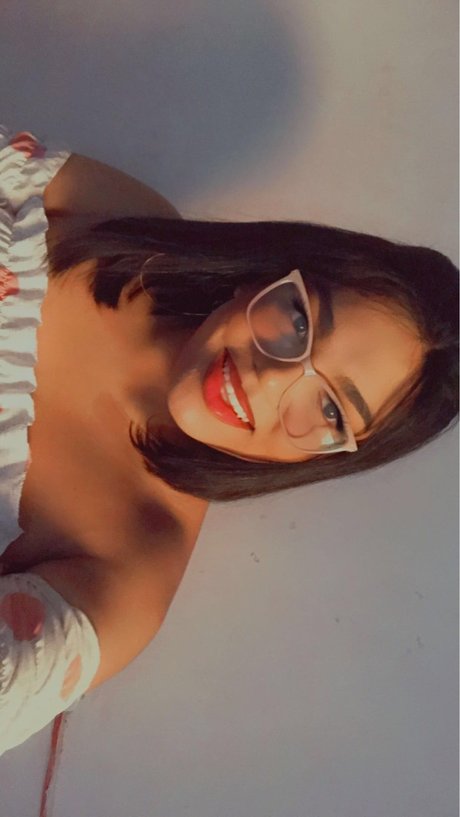 MEL JEGUINHA modèle chaud archive