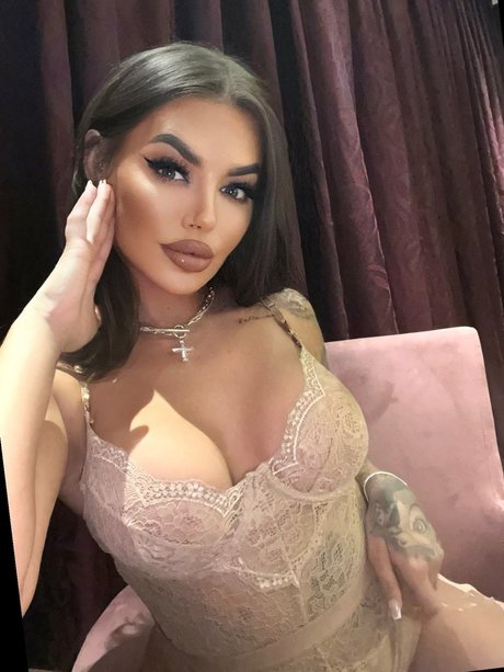 Melia Leigh_ étoile gratuite galeries