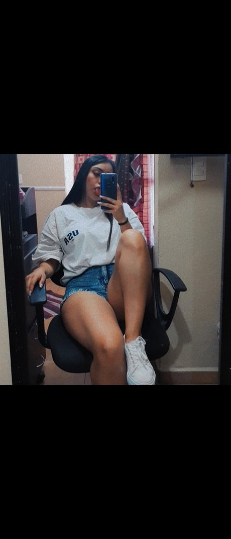 Melani Pineda star érotique archive