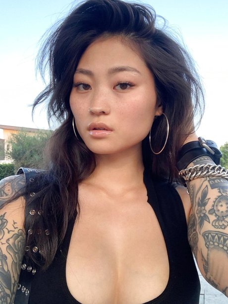 Mae Col star du porno en haute qualité galeries