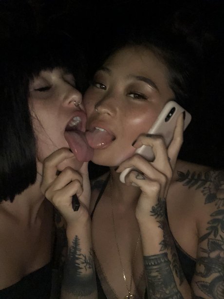 Mae Col star du porno sexy images