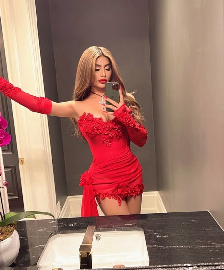 Amelia Maltepe jolie star du porno photos