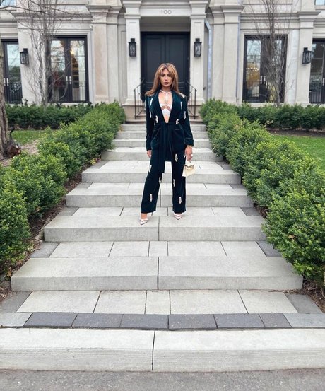 Amelia Maltepe art modèle galeries