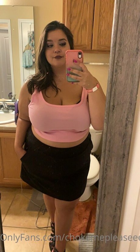 chokemepleaseeee modèle meilleur photo