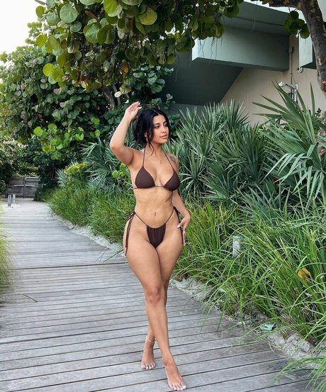 Queenneedy modèle meilleur image