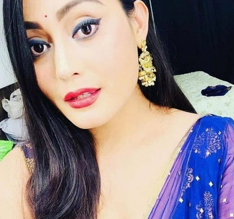 Real Goddessanna modèle sympa photos