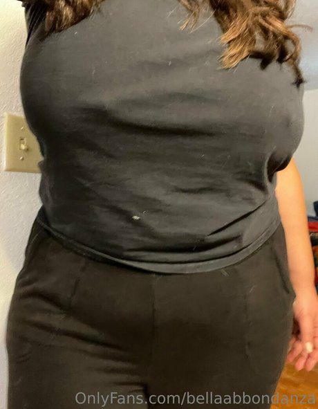 bellaabbondanza modèle porno photo