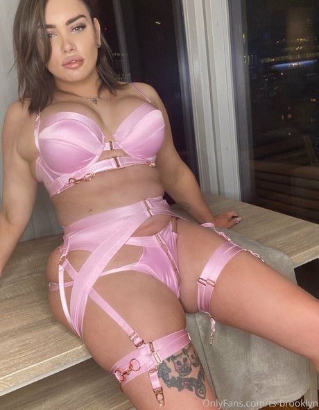 ts brooklyn actrice artistique galerie