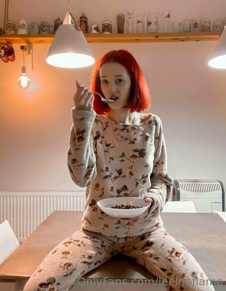 leelooflame actrice sexy img