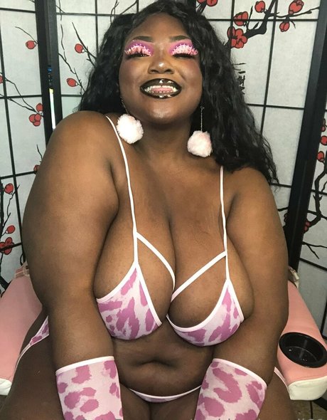 chaton potelé uniquementfans érotique gratuit collection