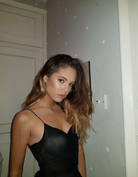 Saoirse Alicia Behzadi actrice sexy galerie