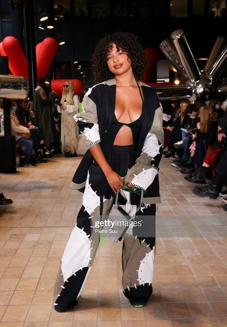 Paola Locatelli actrice de sexe images