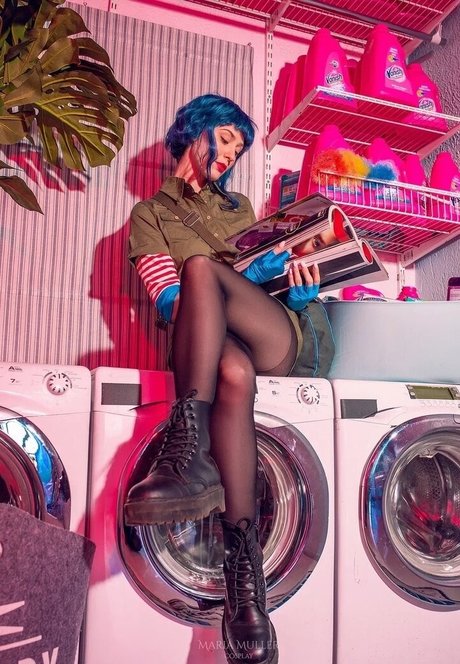 fans de grosses femmes aux gros seins uniquement nus exclusifs image