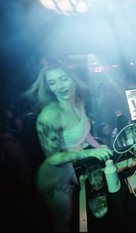 Taylor Flewin actrice exclusive photos