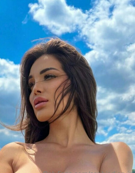 sophiadiorvip modèle pornographique photos